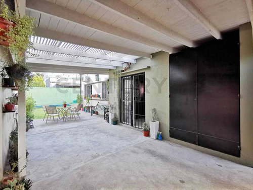 Imagen 18 de 19 de Casa De 2 Dormitorios En Venta En Gonnet, La Plata