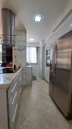 Apartamento En Venta En El Parral, Valencia 268763 Lz
