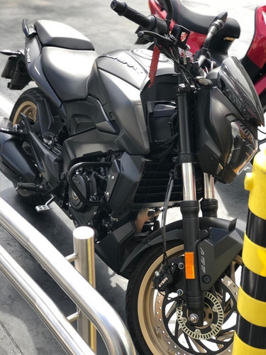 Dominar 400