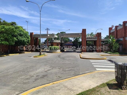 Se Vende Cómodo Apartamento En Bosque Alto, Maracay (jbra)