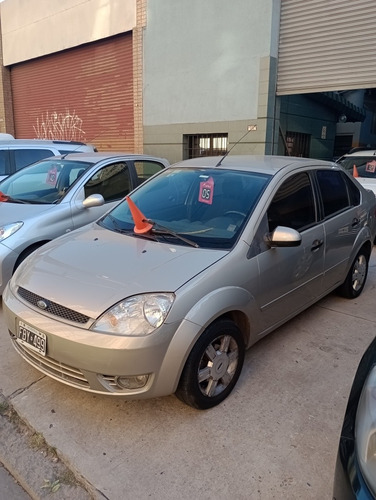 Imagen 1 de 6 de Ford Fiesta Max 2005 1.4 Tdci Max Amb Plu
