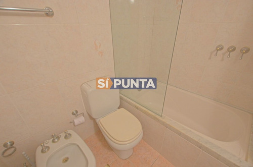 Imagen 22 de 30 de Apartamento En Alquiler - Mansa