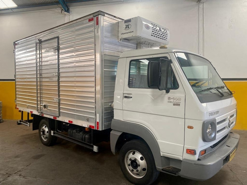 Imagem 1 de 10 de Vw 5 - 140 Delivery 2010 (baú Refrigerado)