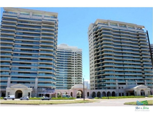 Imagen 18 de 30 de Torre De Categoría, Primera Línea Playa Brava - Punta Del Este Brava