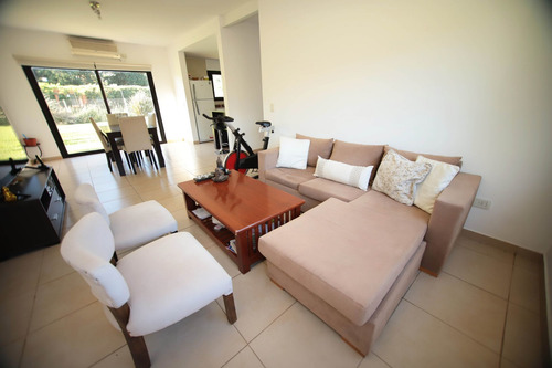 Venta Casa Barrio Maria Victoria - Acepta Permuta