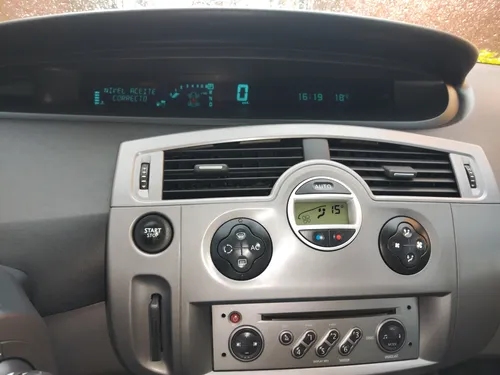 Versión 5 Puestos Motor 2.0 Caja Automática Secuencial Techo