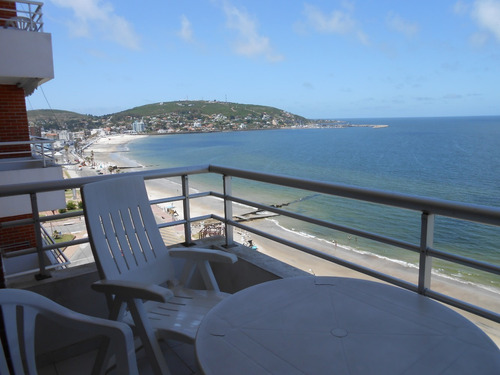 Imagen 1 de 14 de Apartamento En Piriapolis Edificio La Riviera Frente Al Mar