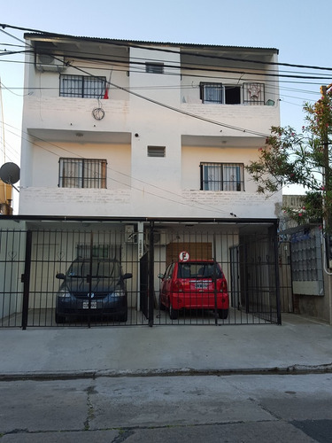 En Martin Coronado Monoambiente Con Division, En Primer Piso, Para 1 Persona F: 7002