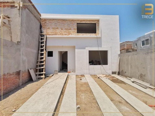 Imagen 2 de 13 de Casa En Lomas De La Rioja De Dos Pisos En Buen Precio