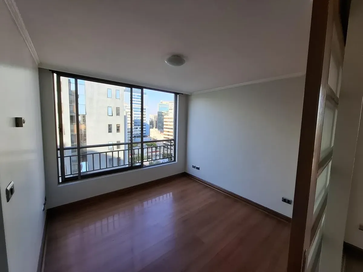 Imagen 5 de 25 de Se Arrienda Departamento Antonio Bellet Providencia