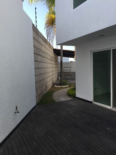 Imagen 16 de 16 de Casa Estilo Californiano Moderno