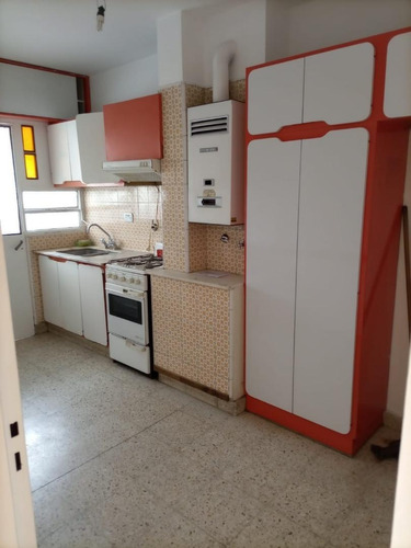 Imagen 5 de 14 de Venta. Departamento 2 Dormitorios Con Balcón.
