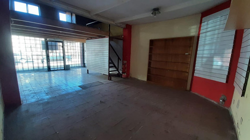 Imagen 2 de 11 de Local Comercial Campana - Centro