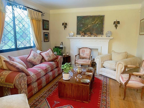 Casa En Venta De 5 Dorm. En Providencia