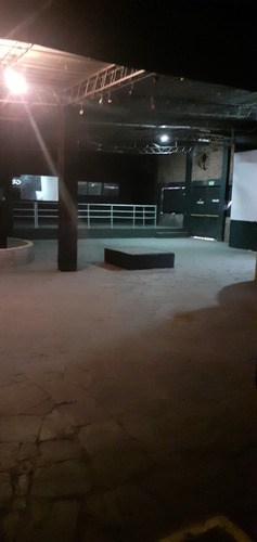 Imagen 8 de 12 de Local Comercial Con Deposito En Moreno Sobre Acceso Oeste