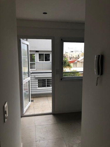Imagen 22 de 24 de Departamento 3 Ambientes Con Balcón Y Cochera- Coghlan
