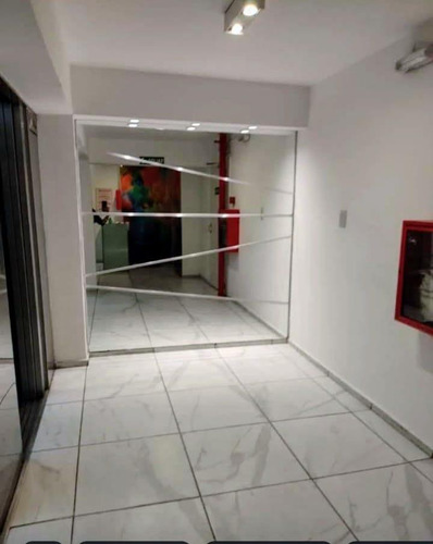 Oficina En Alqulier, Con Balcón Zona Centro