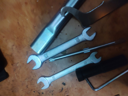 Kit De Herramientas Completo Suzuki Gixxer Original (Usado)