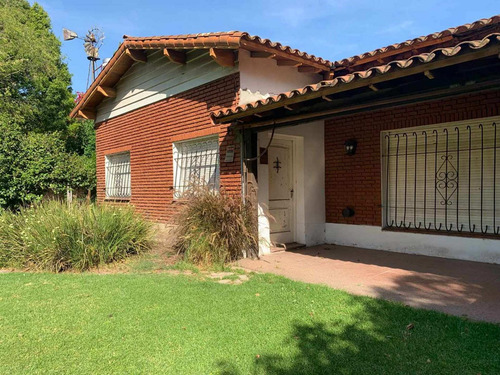 Imagen 4 de 30 de Venta De Quinta En Villa Luzuriaga Con Piscina