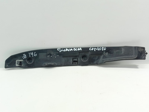 Moldura Salpicadera Copiloto Vw Jetta Mk6 11-16 (Usado)