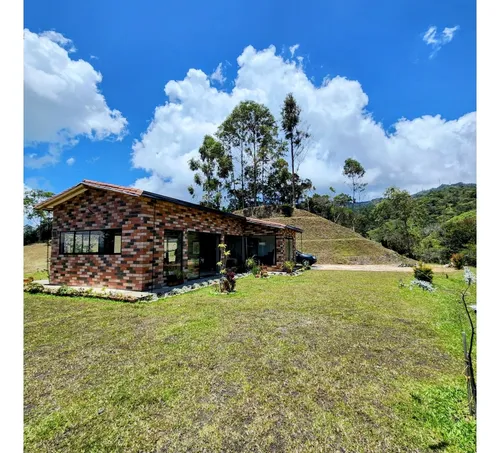 Casa Campestre En Venta En Guatapé, Vía Benedictinos