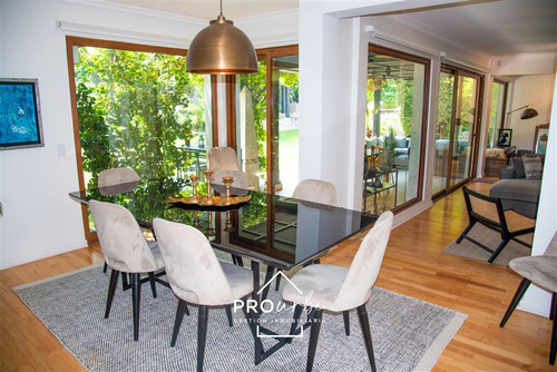 Casa En Arriendo De 5 Dorm. En Las Condes