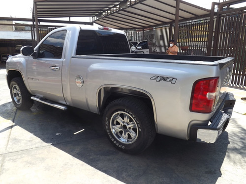 Imagen 3 de 10 de Chevrolet Silverado Lt 4x4