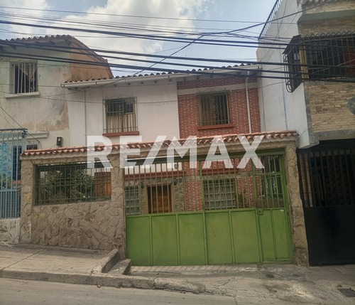 Comoda Casa En Venta En Artigas - San Martin Sector Las Casitas