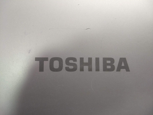 Tapa Cover Notebook Toshiba L305 (con Detalles De Uso) (Usado)