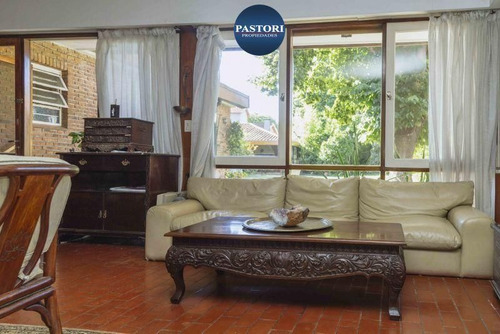 Olivos Golf. Chalet De 5 Amb En 1 Planta Con Un Gran Jardin!