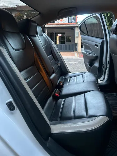 Nissan Versa 1.6 Exclusive