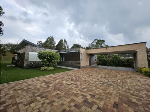 Rhbr-11804 Casa De Un Nivel (envigado, Alto De Las Palmas)
