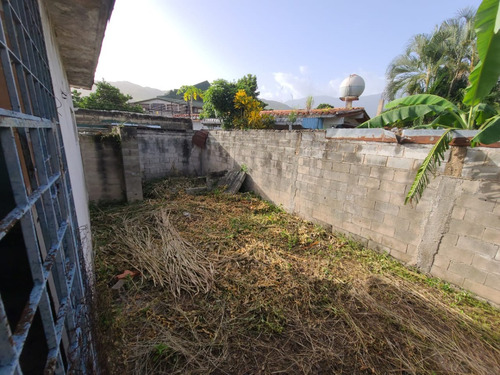 Terreno Con Casa En Barrio Sucre Las Delicias - Jb