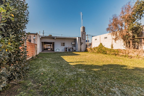 Venta En Block De Dos Departamentos De 2 Ambientes Sobre Lote 350 M2 En General Rodriguez