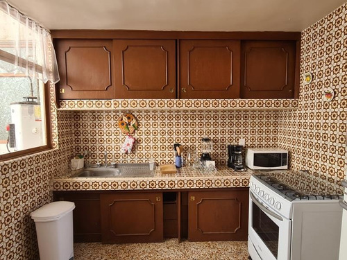 Venta De Hotel En El Centro Histórico, Con Opción A Diversos Giros Y Con Plusvalía Privilegiada, Ya Que Cuenta Con Uso Comercial Y De Servicios E Informe De Uso De Suelo Habitacional-comercial Y/o De