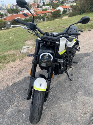 Imagen 9 de 11 de Moto Benelli Leoncino 250cc Casi 0km