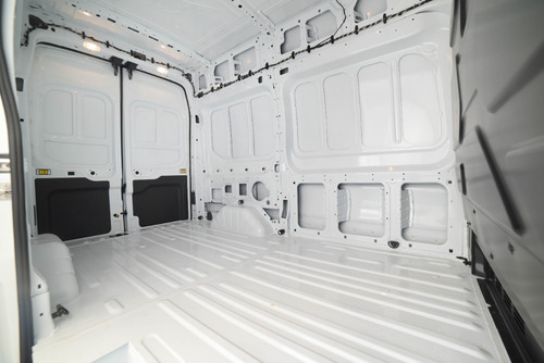 Imagen 10 de 17 de Ford Transit 2.2 Furgón Medio Techo Elevado Venta Directa (n