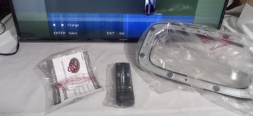 Imagen 3 de 10 de Tv Sharp Lc-39le551u 39 Aquos Hd Led Pantalla Partida