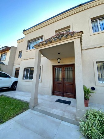 Nuevo Valor!! Casa En Venta En Parque Leloir - 7 Ambientes! 