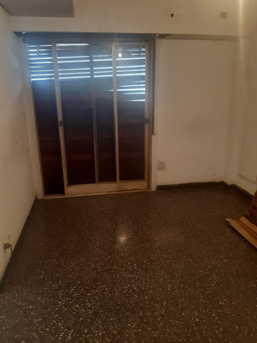 Imagen 5 de 9 de 2 Ambientes En Caseros Centro