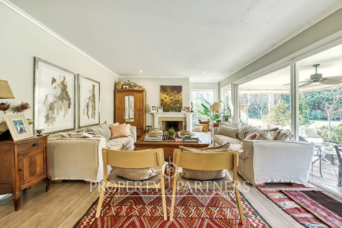 Chicureo Centro, Casa Estilo Georgean Remodelada