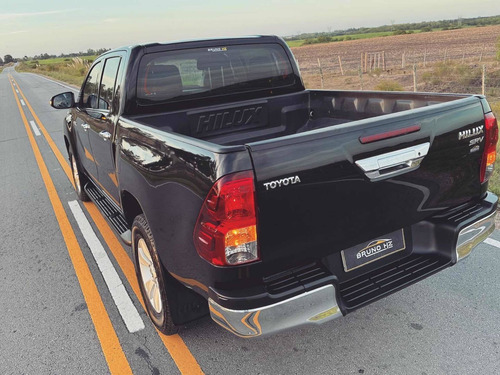 Imagen 2 de 20 de Toyota Hilux 2019 2.8 D/cab 4x4 Srv