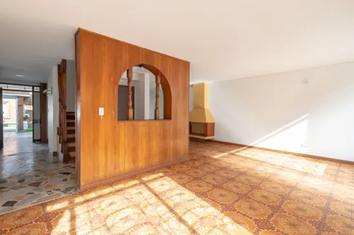 Casa En Venta En La Esmeralda. Cod V15539