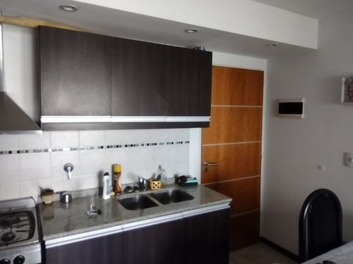 Imagen 5 de 10 de Departamento De 2 Ambientes Con Balcon En Venta - Moron Centro