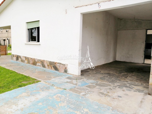 Propiedad De Sólida Construcción- Ref: 3595