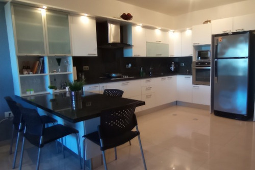 Imagen 6 de 13 de Apartamento Con Acabados De Lujo En Dumar Country Club En Porlamar