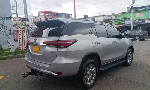 Toyota Fortuner Srv 2.4 Diesel 4x2 At 2023
