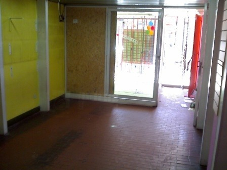 En Venta En Caseros Local De 30m2 Mas Entrepiso De 20m2 Zona Centrica Varios Destinos F: 8820