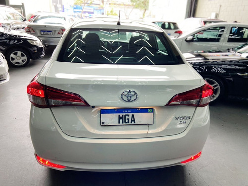Imagem 6 de 10 de Toyota Yaris Sedan Xs At 2019/2020 Branca