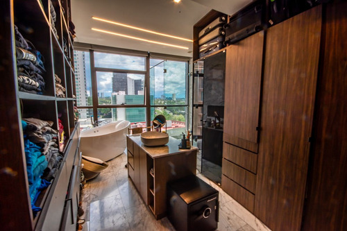 Departamento De Lujo En Venta En The Landmark Andares